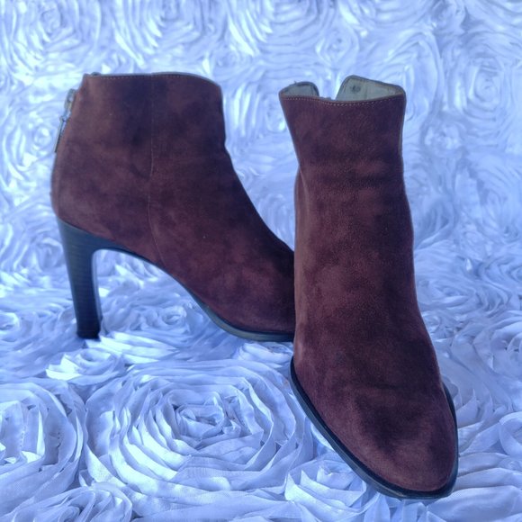 Nine West Brown Suede Almond Toe Cone Heel Zipper Ankle Booties Womens Size 5.5M - Picture 2 of 8